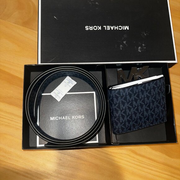 Michael Kors Men's BELT& Wallet Gift Set Reversible Blue Signature MK Leather - Picture 1 of 9